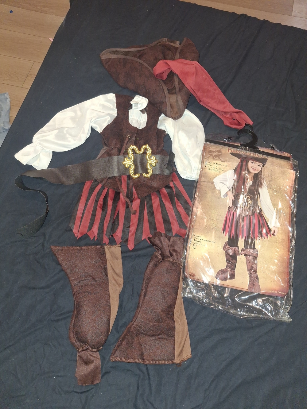& Other Stories Brown and Red Pirate Dress-Up Set with Hat